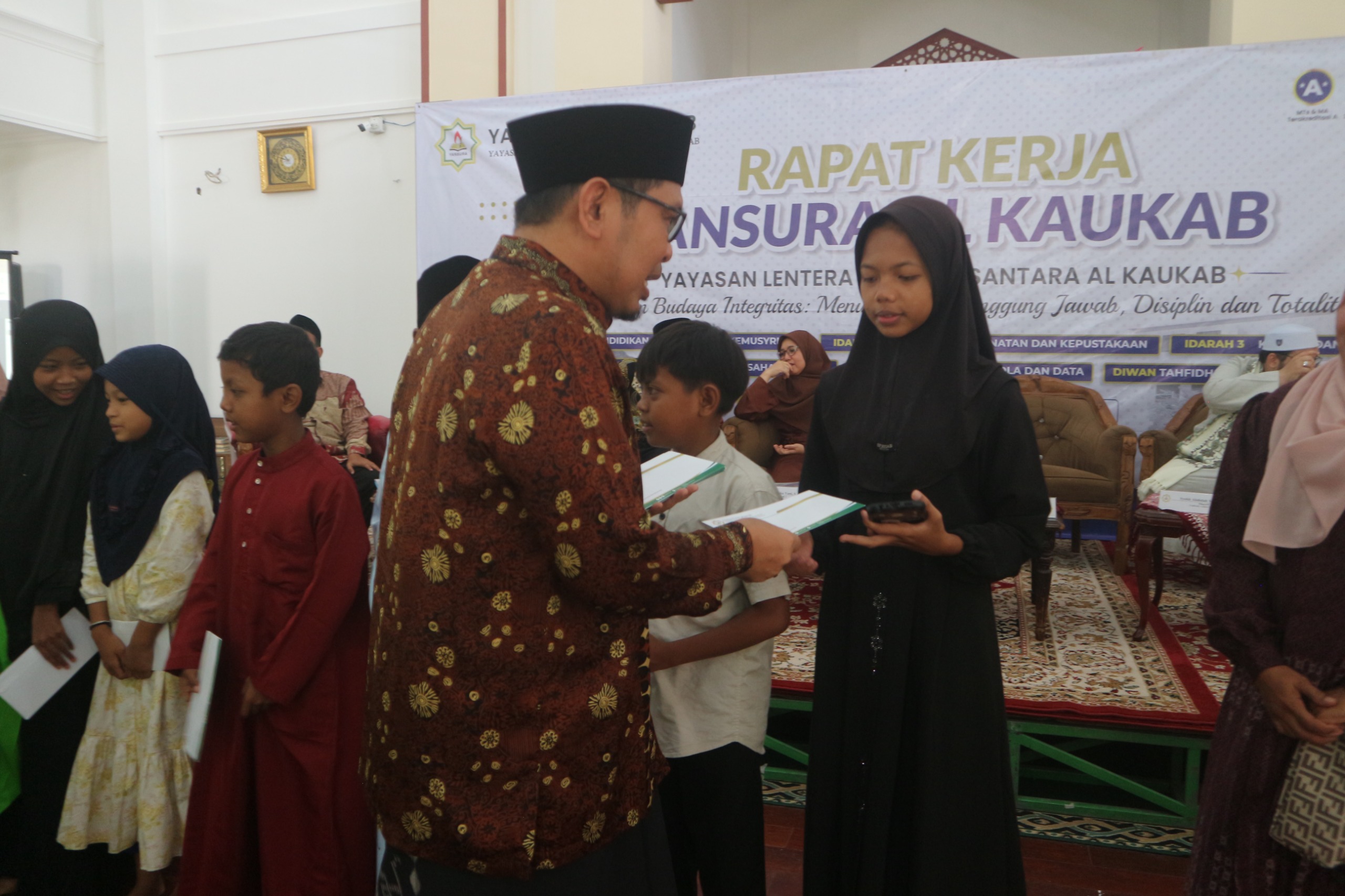 Asyura di Al Kaukab: Kolaborasi Amal dan Strategi untuk Pendidikan Berkah